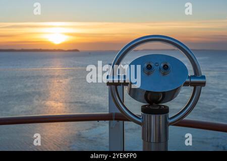Alba sul Mar Baltico vista da una nave da crociera, sulla strada per Copenaghen Foto Stock