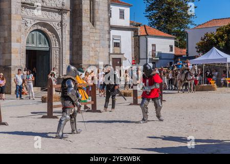 Caminha, Portogallo - 27 luglio 2024: Caminha durante la rievocazione della Fiera medievale. Caminha è una città nel nord del Portogallo, molto popolare tra To Foto Stock