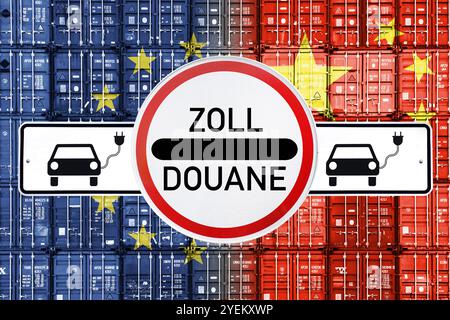 FOTOMONTAGE, container mit chinesischer und europäischer Fahne und Zoll-Schild, Symbolfoto Strafzölle der EU auf chinesische e-Autos ***, contenitore con bandiera cinese ed europea e insegna doganale, foto simbolica delle tariffe punitive UE sulle auto elettriche cinesi Foto Stock