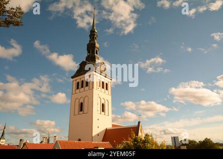 La chiesa di San Nicola "Niguliste kirik" è un edificio medievale situato a Tallinn in Estonia. Era dedicato a San Nicola. Costruito nel XIII secolo Foto Stock