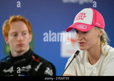 Sakhir, Bahrein. 31 ottobre 2024. Iron Dames No.85 - Lamborghini Huracan LMGT3 Evo2, Michelle Gatting (DNK) durante la conferenza stampa. Ahmad al Shehab/Alamy Live News. Foto Stock