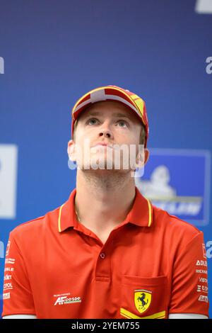 Sakhir, Bahrein. 31 ottobre 2024. Ferrari AF CORSE No.50 Hypercar - Ferrari 499P, Nicklas Nielsen (DNK) durante la conferenza stampa. Ahmad al Shehab/Alamy Live News. Foto Stock