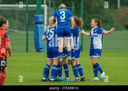 Bristol, Regno Unito. 29 settembre 2024. Bristol, Inghilterra, 29 settembre 2024 le giocatrici dei Bristol Rovers festeggiano durante la partita della fa Women's National League Division 1 South-West tra Bristol Rovers e Southampton Women's al Clifton College Sports Ground di Bristol, Inghilterra. (Rachel le Poidevin/SPP) credito: SPP Sport Press Photo. /Alamy Live News Foto Stock