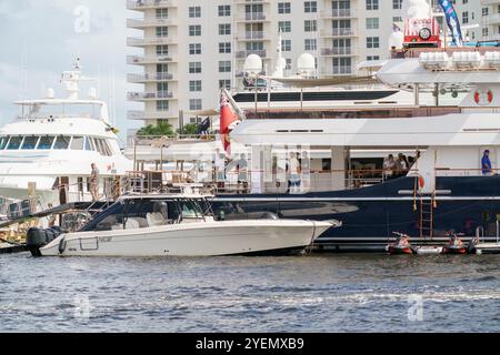 Fort Lauderdale, FL, Stati Uniti d'America - 30 ottobre 2024: Foto del 2024 Fort Lauderdale International Boat Show Foto Stock