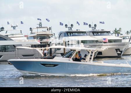 Fort Lauderdale, FL, Stati Uniti d'America - 30 ottobre 2024: Foto del 2024 Fort Lauderdale International Boat Show Foto Stock