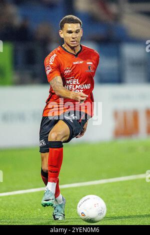 Velsen, Paesi Bassi. 31 ottobre 2024. VELSEN - 31-10-2024, 711 stadion. Coppa olandese di calcio 2024/2025, durante la partita Terstar - Helmond Sport (coppa). Justin Ogenia, giocatore di Helmond Sport. Credito: Pro Shots/Alamy Live News Foto Stock