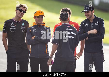 San Paolo, Brasile. 31 ottobre 2024. SAN PAOLO, BRASILE - OTTOBRE 31: #63, George RUSSEL, GBR, Mercedes-AMG PETRONAS F1 Team, W15 Mercedes, #4, Lando NORRIS, GBR, McLaren Formula 1 Team, MCL38, Mercedes, #31, Esteban OCON, fra, BWT Alpine F1 Team, Alpine A524 Renault in anteprima al Gran Premio del Brasile di Formula 1 FIA all'autodromo Jose Carlos Pace il 2024 ottobre a Interlagos, San Paolo, Brasile. (Rodolfo Buhrer /SPP) credito: SPP Sport Press Photo. /Alamy Live News Foto Stock