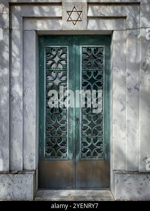 Mausoleo Doors nel cimitero di Bonaventure, Savannah, Georgia, Stati Uniti Foto Stock