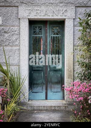 Mausoleo Doors nel cimitero di Bonaventure, Savannah, Georgia, Stati Uniti Foto Stock