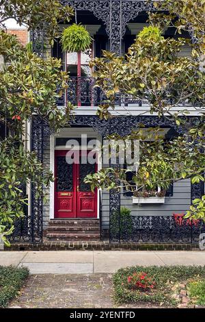 Porch in ferro battuto a Savannah, Georgia, Stati Uniti Foto Stock