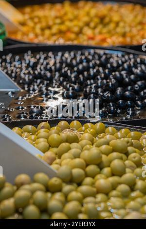 olive marinate in modi diversi Foto Stock