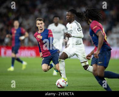 Madrid, 26/10/2024. L'11° giorno di campionato ha giocato allo stadio Santiago Bernabéu tra il Real Madrid e il Barcellona. Nella foto, Camavinga. Foto: Ignacio Gil. ARCHDC. Crediti: Album / Archivo ABC / Ignacio Gil Foto Stock