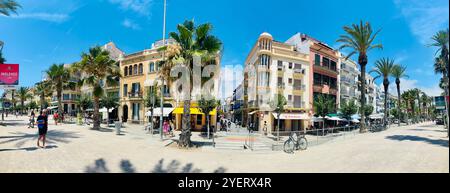 Il lungomare di Sitges, Catalogna, Spagna. Foto Stock