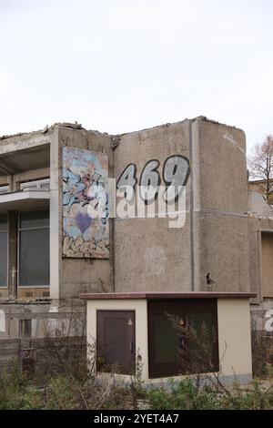 Abrissarbeiten am Staudenhof a Potsdam, 31. Ottobre 2024. Abriss Staudenhof Potsdam *** lavori di demolizione allo Staudenhof di Potsdam, 31 ottobre 2024 Demolition Staudenhof Potsdam Foto Stock