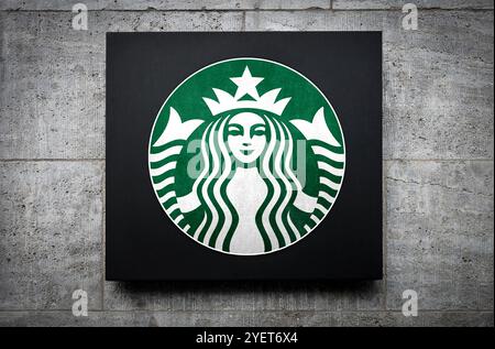 Logo aziendale Starbucks Foto Stock