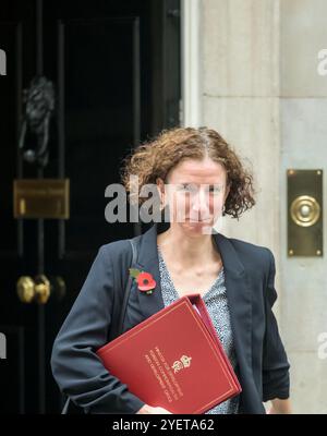 Anneliese Dodds MP (Lab: Oxford East) Ministro di Stato (Ministro dello sviluppo), Ministro di Stato (Ministro delle donne e delle pari) che lascia una CA Foto Stock