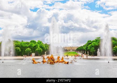 VERSAILEES, Francia- Luglio 02, 2016 : Fontana di Apollo in una bella e i famosi giardini di Versailles (Chateau de Versailles). Foto Stock