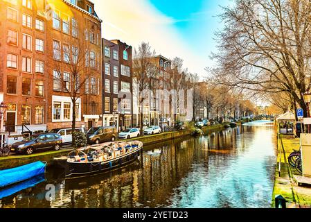 Splendida Amsterdam all'inizio della primavera. Foto Stock