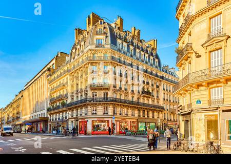 Parigi, Prance - 19 marzo 2024: Magnifica e splendida Parigi all'inizio della primavera. Foto Stock