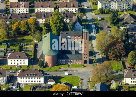 Luftbild, kath. Kirche St. Joseph, Wohngebiet, Lünen, Ruhrgebiet, Nordrhein-Westfalen, Deutschland ACHTUNGxMINDESTHONORARx60xEURO *** Vista aerea, chiesa cattolica di San Giuseppe, zona residenziale, Lünen, zona della Ruhr, Renania settentrionale-Vestfalia, Germania ACHTUNGxMINDESTHONORARx60xEURO Foto Stock