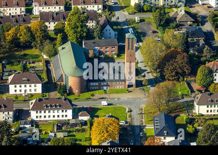 Luftbild, kath. Kirche St. Joseph, Wohngebiet, Lünen, Ruhrgebiet, Nordrhein-Westfalen, Deutschland ACHTUNGxMINDESTHONORARx60xEURO *** Vista aerea, chiesa cattolica di San Giuseppe, zona residenziale, Lünen, zona della Ruhr, Renania settentrionale-Vestfalia, Germania ACHTUNGxMINDESTHONORARx60xEURO Foto Stock