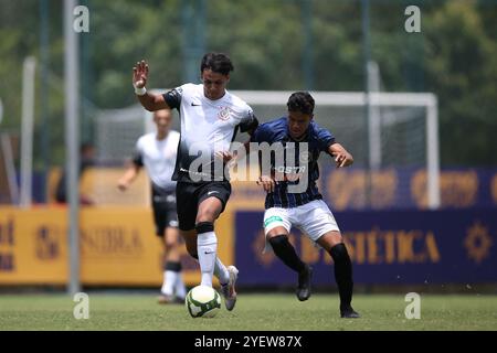 Recife, Brasile. 1 novembre 2024. PE - RECIFE - 01/11/2024 - COPPA ATLANTICO 2024, CORINTHIANS x PORTO-PE - lancio durante una partita tra Corinthians e Porto-PE valida per la Copa Atlantico 2024, tenutasi al CT do retro di Aldeia-PE. Foto: Marlon Costa/AGIF credito: AGIF/Alamy Live News Foto Stock