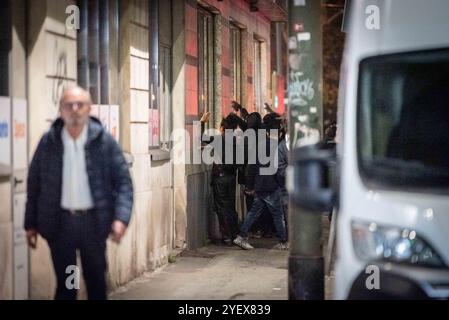 Torino, Italia. 1 novembre 2024. Dichiarazione contro i CPR a Torino, Italia - Venerd&#xec; 1 novembre 2024 - Matteo Secci/ credito: LaPresse/Alamy Live News Foto Stock