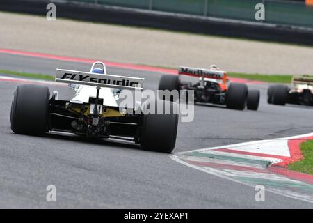 Scarperia, Italia - 12 ottobre 2024: Williams FW08 dell'anno 1982 ex Keke Rosberg guida di Unknown in azione durante la sessione di prove sul circuito del Mugello Foto Stock