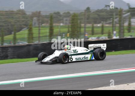 Scarperia, Italia - 12 ottobre 2024: Williams FW08 dell'anno 1982 ex Keke Rosberg guida di Unknown in azione durante la sessione di prove sul circuito del Mugello Foto Stock