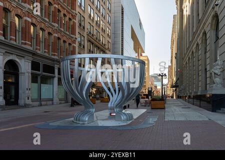 Ottawa, Canada - 17 ottobre 2024: Sparks Street nel centro di Ottawa. Lord Stanley's Gift Monument Foto Stock