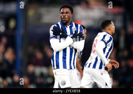 Josh Maja di West Bromwich Albion celebra il primo gol della squadra durante la partita per il titolo Sky Bet a Kenilworth Road, Luton. Data foto: Venerdì 1 novembre 2024. Foto Stock