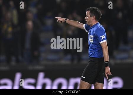 Westerlo, Belgio. 1 novembre 2024. L'arbitro Erik Lambrechts nella foto durante una partita di calcio tra KVC Westerlo e FCV Dender EH, a Westerlo, il giorno 13 della stagione 2024-2025 della prima divisione della "Jupiler Pro League" del campionato belga, venerdì 01 novembre 2024. BELGA FOTO JOHAN EYCKENS credito: Belga News Agency/Alamy Live News Foto Stock