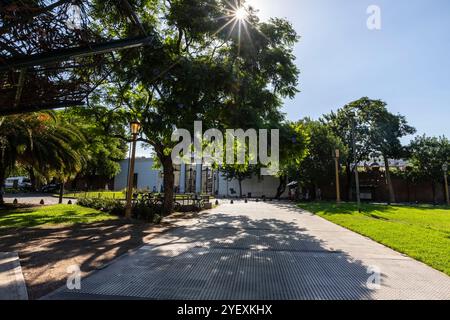 Di fronte al famoso monumento, il Cimitero la Recoleta. Buenos Aires, Argentina Foto Stock