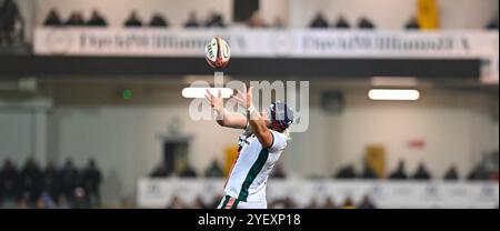 Northampton, Regno Unito. 1 novembre 2024. Tom Manz dei Leicester Tigers durante la partita di rugby della Premiership Cup tra i Northampton Saints e i Leicester Tigers al cinch Stadium Franklin's Gardens. Northampton Regno Unito. Crediti: PATRICK ANTHONISZ/Alamy Live News Foto Stock