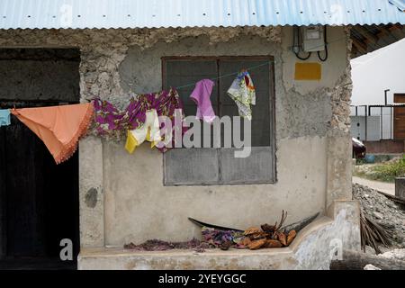 un povero villaggio locale a paje su zanzibar Foto Stock