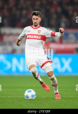 Leverkusen, Germania. 1 novembre 2024. Atakan KARAZOR (S) azione, calcio 1. Bundesliga, 9.Matchday, Bayer 04 Leverkusen (LEV) - VfB Stuttgart (S) 0:0, on 01.10.2024 a Leverkusen/Germania. #Le normative DFL vietano qualsiasi uso di fotografie come sequenze di immagini e/o quasi-video # credito: dpa/Alamy Live News Foto Stock