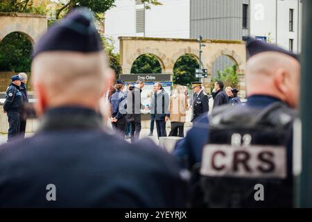 Rennes, Francia. 1 novembre 2024. Il ministro degli interni francese Bruno Retailleau, nella foto, durante una visita incentrata sul traffico di droga nel distretto di Maurepas a Rennes, Francia occidentale, il 1° novembre 2024. Foto di Yannick Billioux/ABACAPRESS. COM credito: Abaca Press/Alamy Live News Foto Stock