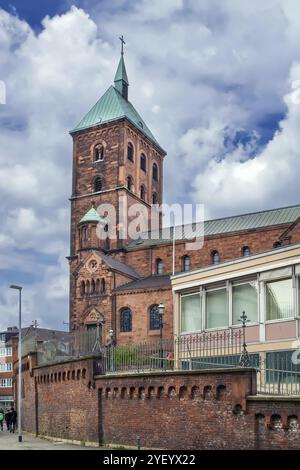 Sant'Adalberto è una delle chiese più antiche di Aquisgrana ed è una chiesa cattolica, dedicata a Sant'Adalberto, Aquisgrana, Germania, Europa Foto Stock