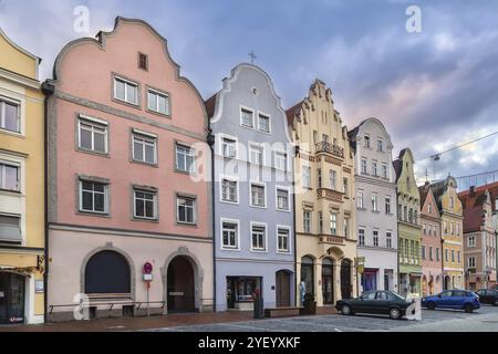 Case storiche su Neustadt Street a Landshut, Germania, Europa Foto Stock