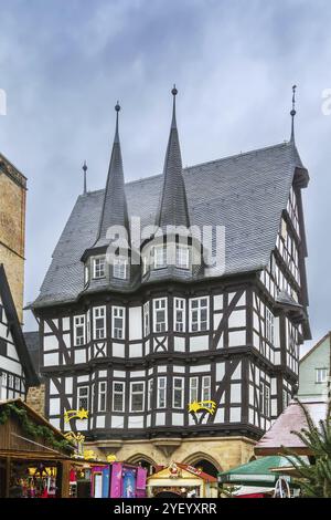 Municipio di Alsfeld sulla piazza principale di christmastime, Germania, Europa Foto Stock