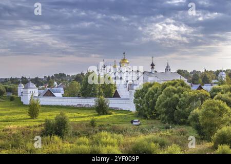 Veduta del convento di intercessione a Suzdal, Russia, Europa Foto Stock