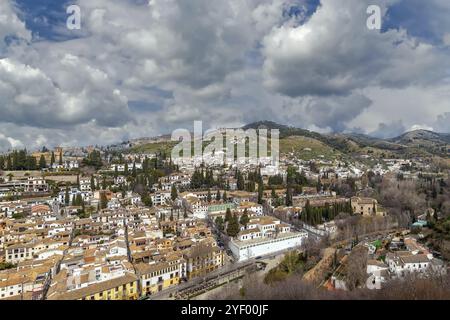 Vista di Granada dalla fortezza di Alcazaba, Spagna, Europa Foto Stock