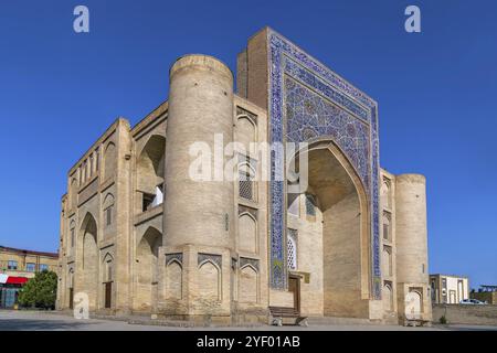 Nadir Divanbegi Khanaka in piazza Lab-i Hauz, Bukhara, Uzbekistan, Asia Foto Stock