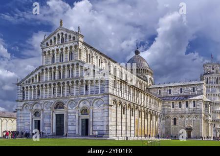 Cattedrale medievale dell'Arcidiocesi di Pisa, intitolata a Santa Maria Assunta, Italia, Europa Foto Stock