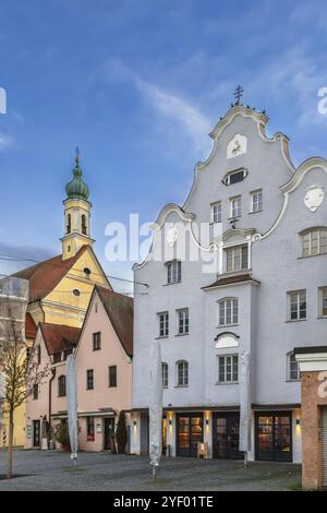 Case storiche su Neustadt Street a Landshut, Germania, Europa Foto Stock