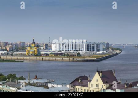 Vista della confluenza dei fiumi Oka e Volga, Nizhny Novgorod, Russia, Europa Foto Stock