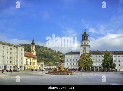 Residenzplatz è una grande e maestosa piazza nel cuore del centro storico di Salisburgo, Austria, Europa Foto Stock