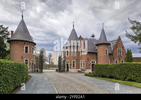 Il castello di Ooidonk è un castello situato nella città di Deinze, Fiandre Orientali, Belgio. Cancello d'ingresso Foto Stock