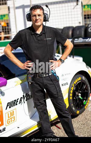 RAEDER Nicolas, direttore della Manthey Racing, ritratto durante le 8 ore 2024 di Bahrain. , . FIA World Endurance Championship, dal 31 ottobre al 2 novembre 2024 sul circuito Internazionale del Bahrain a Sakhir, Bahrain - foto Julien Delfosse/DPPI Credit: DPPI Media/Alamy Live News Foto Stock