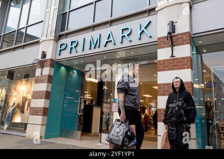 Negozio Primark, Canterbury, Kent, regno unito Foto Stock